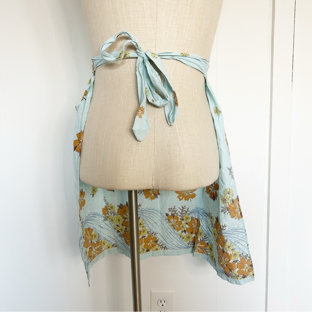 Vintage handmade aprons bundle Light blue floral & Holland print - Picture 2 of 9